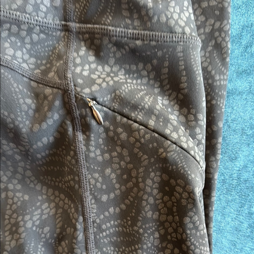 Black Patterned Leggings - Picture 3 of 3